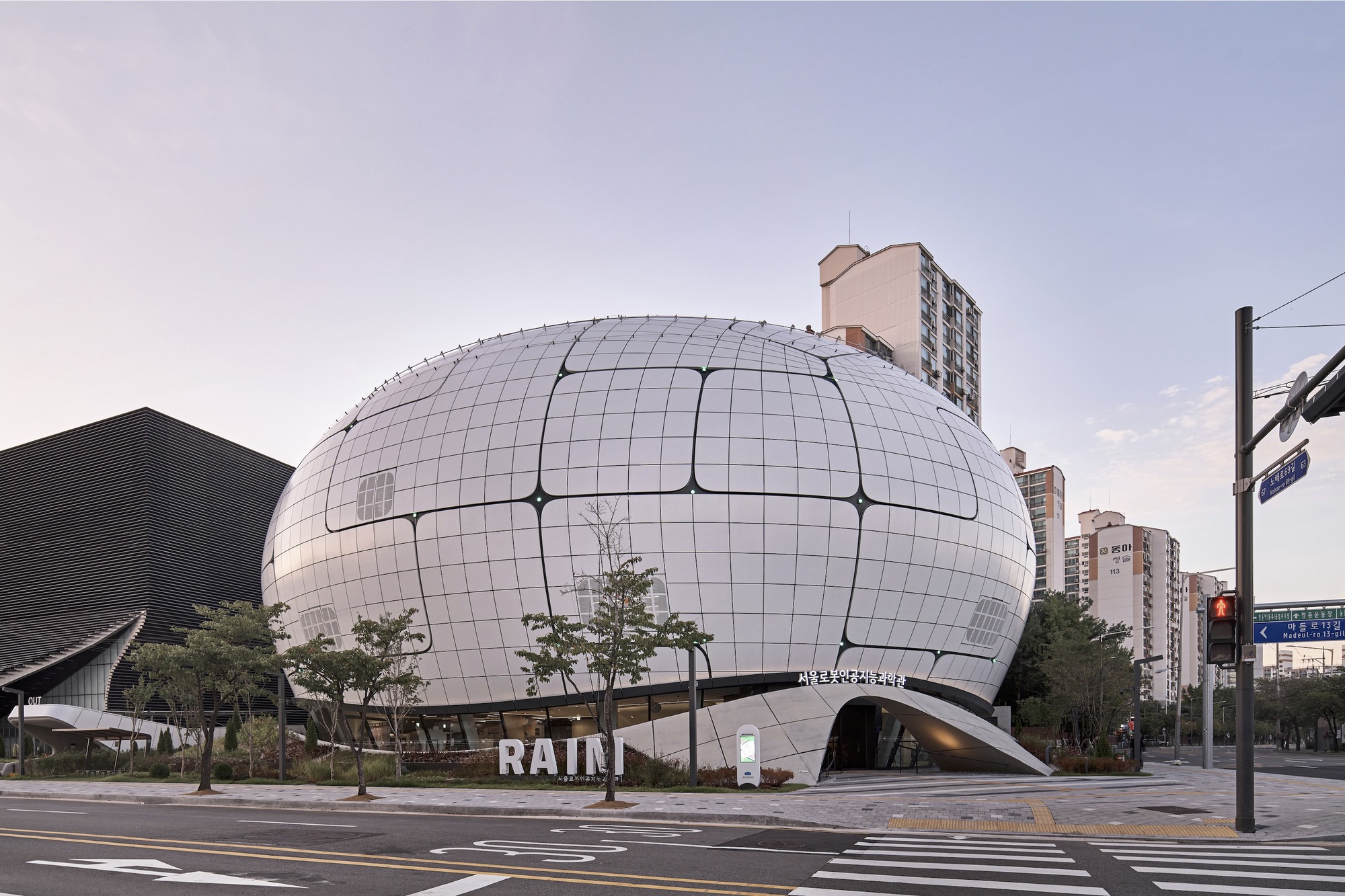 Seoul Robot & AI Museum / Melike Altınışık Architects