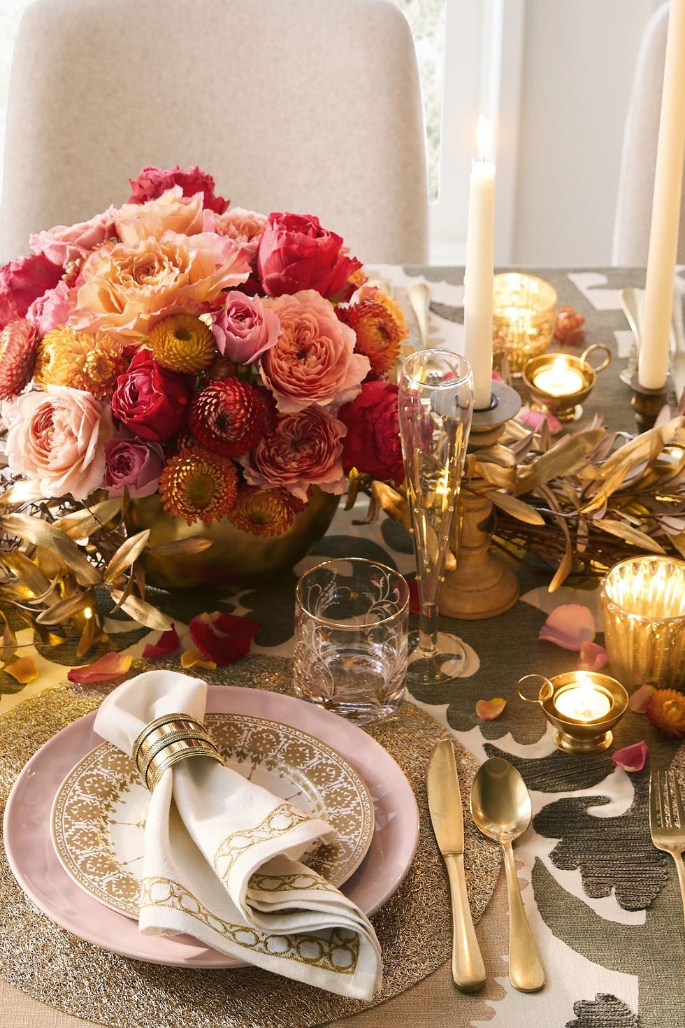 gold table setting