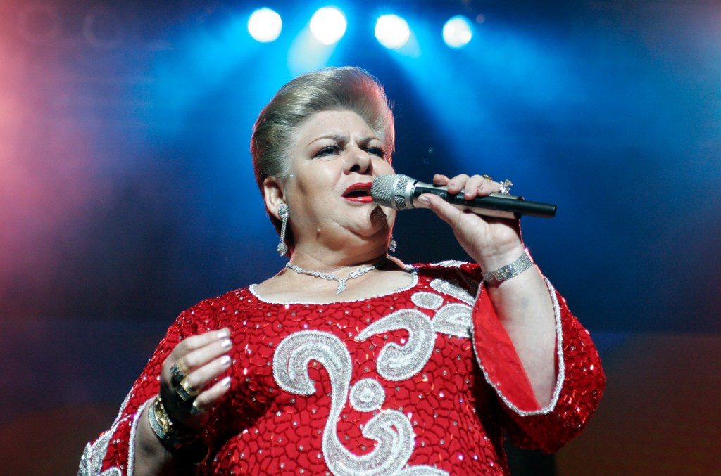 Paquita La del Barrio receives Postume Mariachi -TheThe Mexico