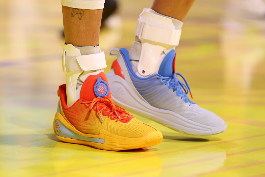 San Francisco, California -February 16: A detailed overview of the shoes from Stephen Curry #30 of Golden State Warriors and Shaqs also during the 74th NBA All -Star play in Chase Center on February 16, 2025 in San Francisco, California. Note to the user: User expresses and expressly accepts that the user by downloading and or using this photograph consent to the terms and conditions of the Getty Images License Agreement. (Photo of Ezra Shaw/Getty Images)