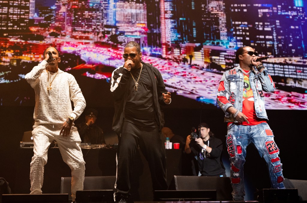 Bone Thugs-N-Harmony performs 'Tha Crossroads' on 'Everybody's Live'