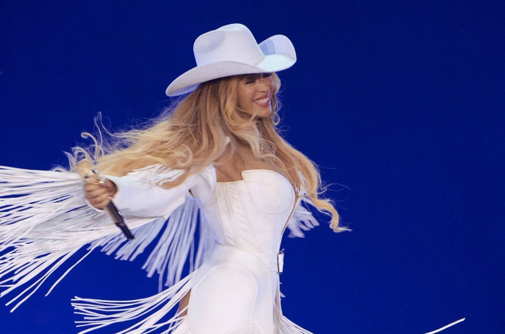 Beyoncé thanks Paul McCartney for 'one of the best songs ever made'